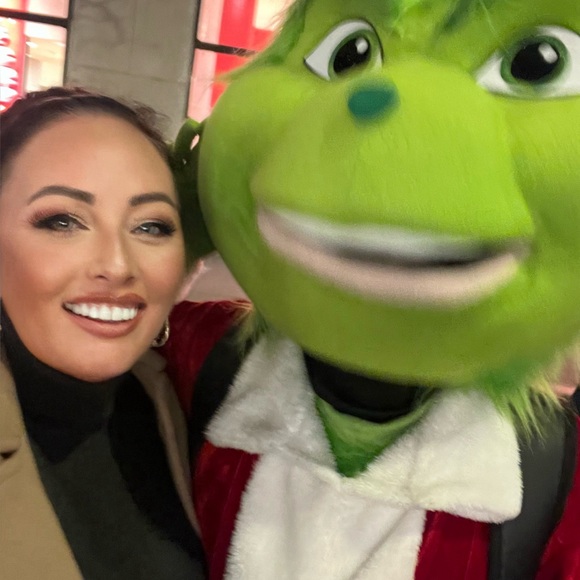 Meet your Posher, Lacy - Picture 7 of 10